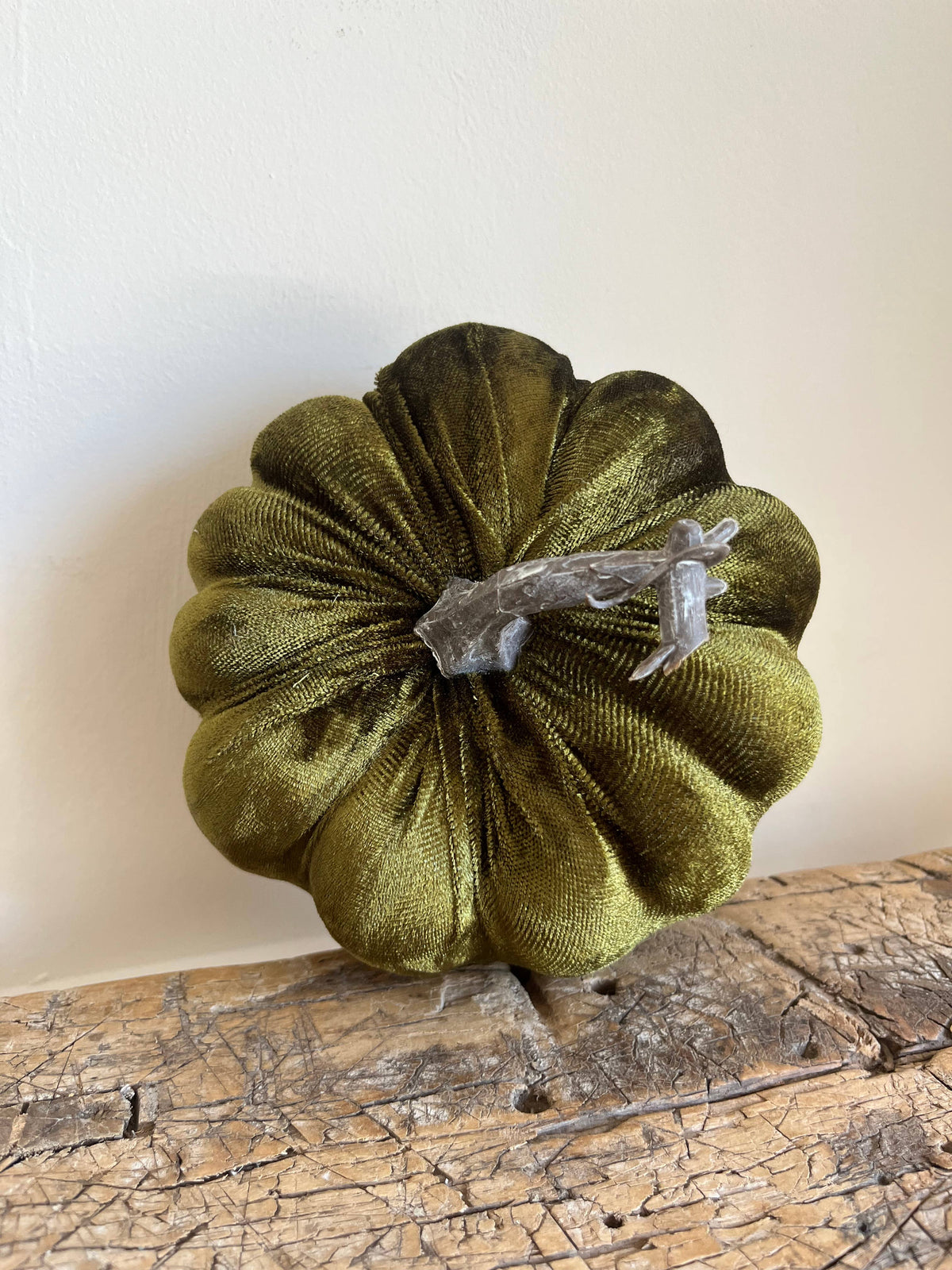 Medium Velvet Pumpkin Moss Green