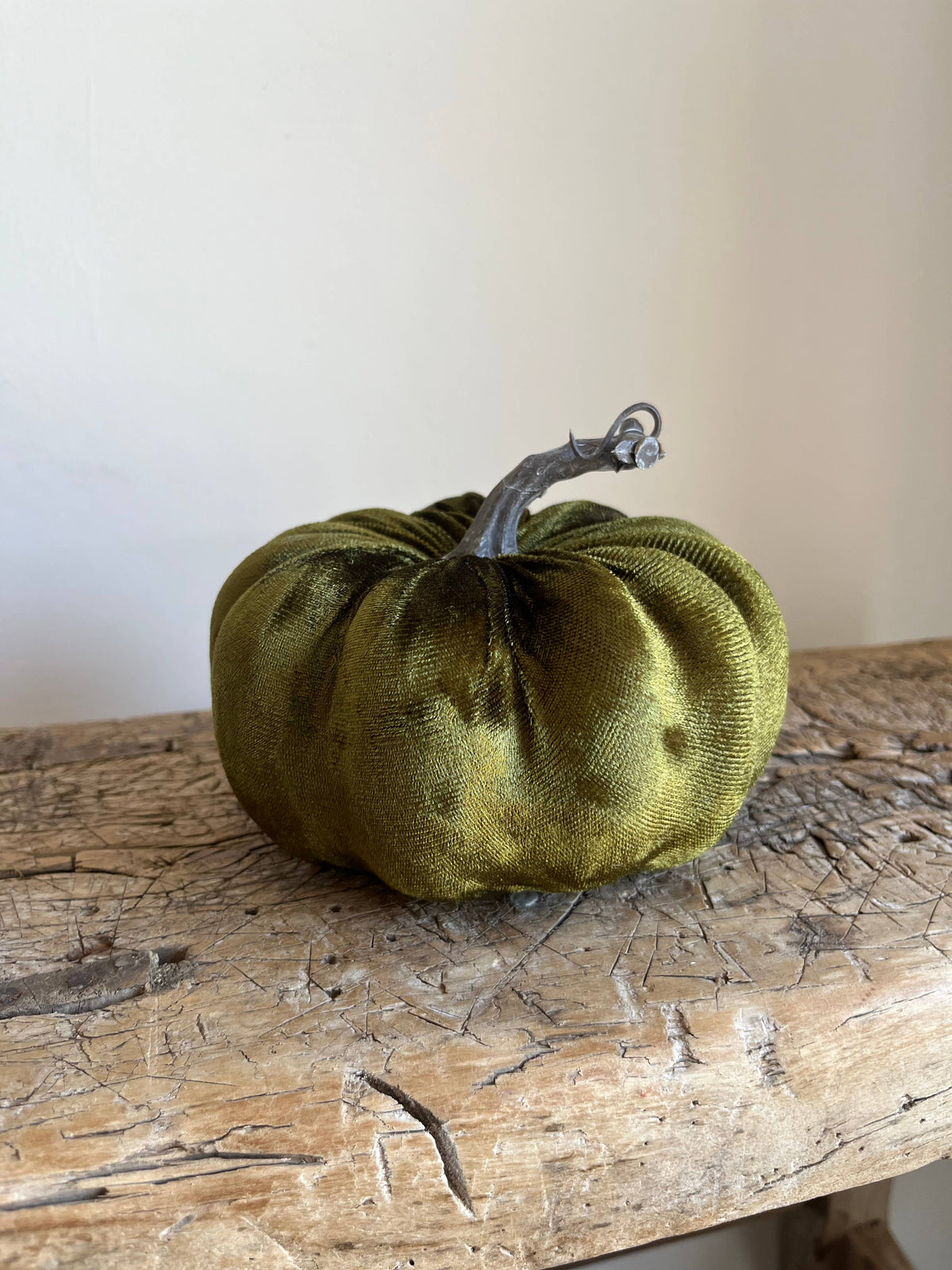 Medium Velvet Pumpkin Moss Green