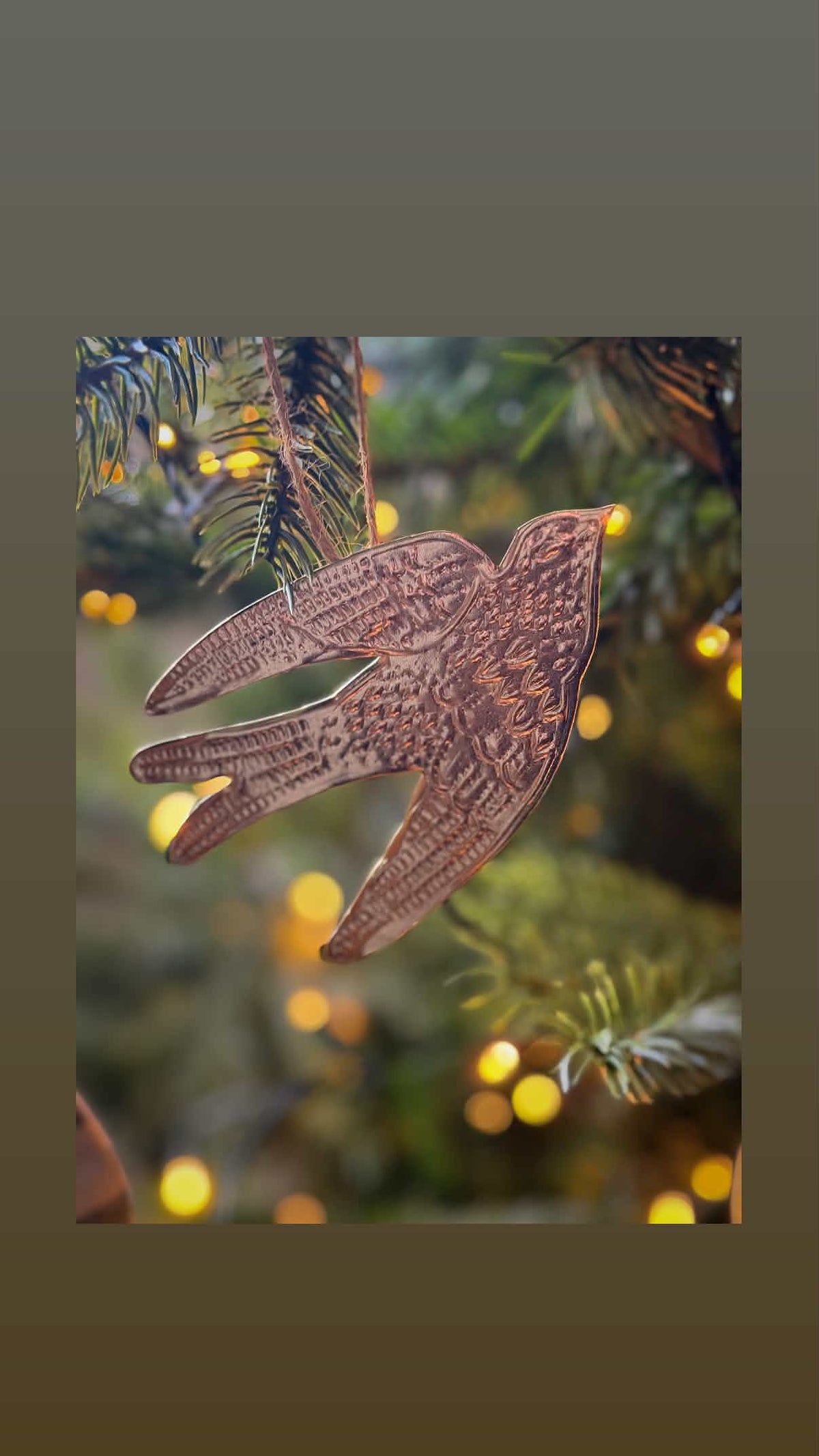 Metal Swallow Tree Decoration Gold